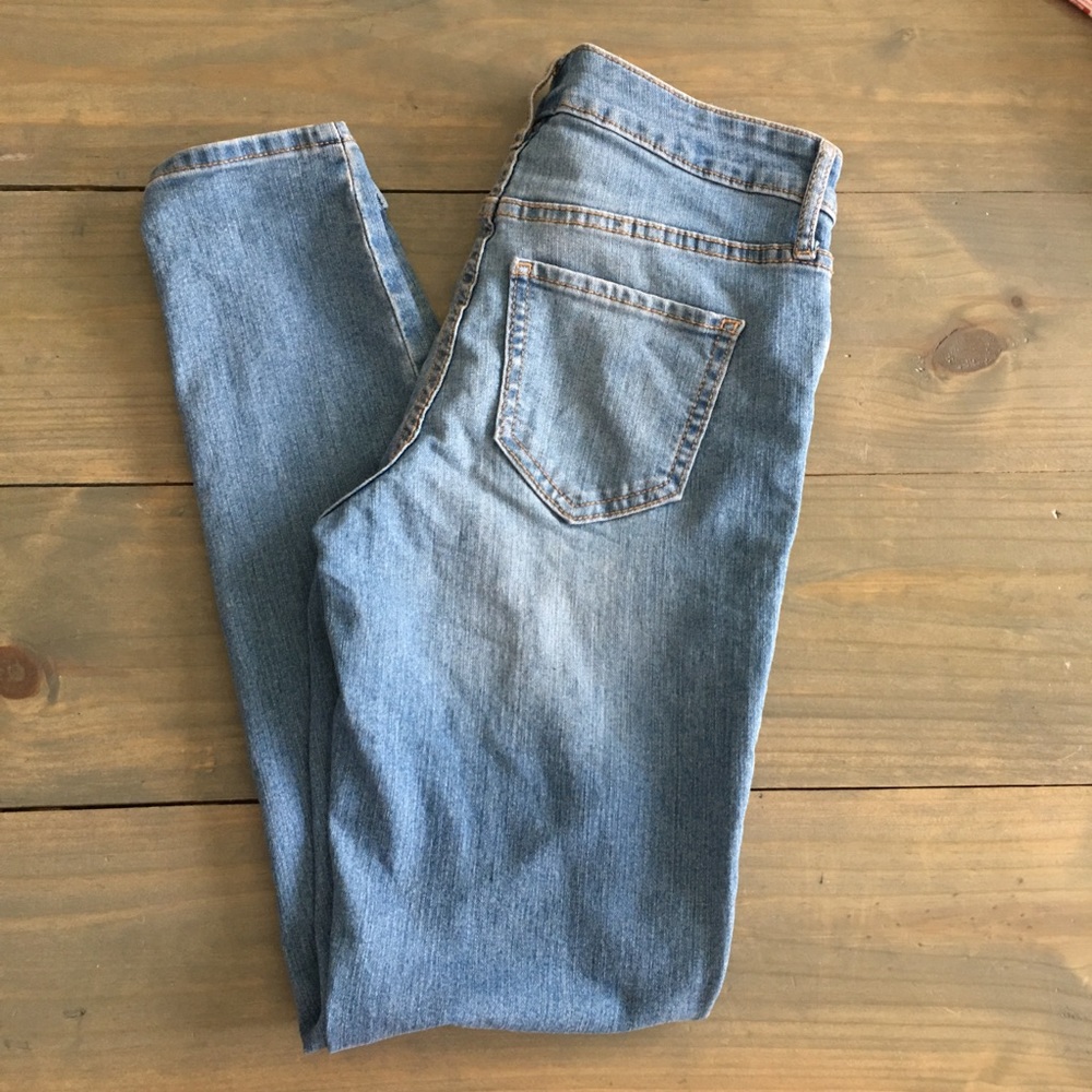 3/$25 Old Navy Super Skinny Jeans
